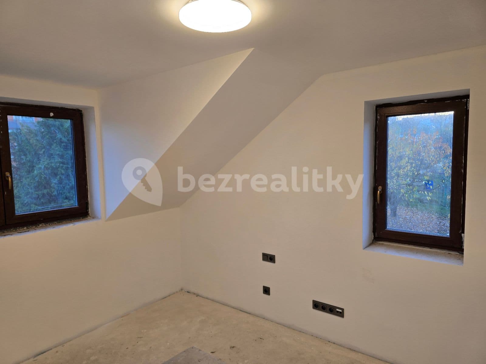 Prodej domu 144 m², pozemek 431 m², Lesík, Kladno, Středočeský kraj Prodej domu 144 m², pozemek 431 m², Lesík, Kladno, Středočeský kraj
