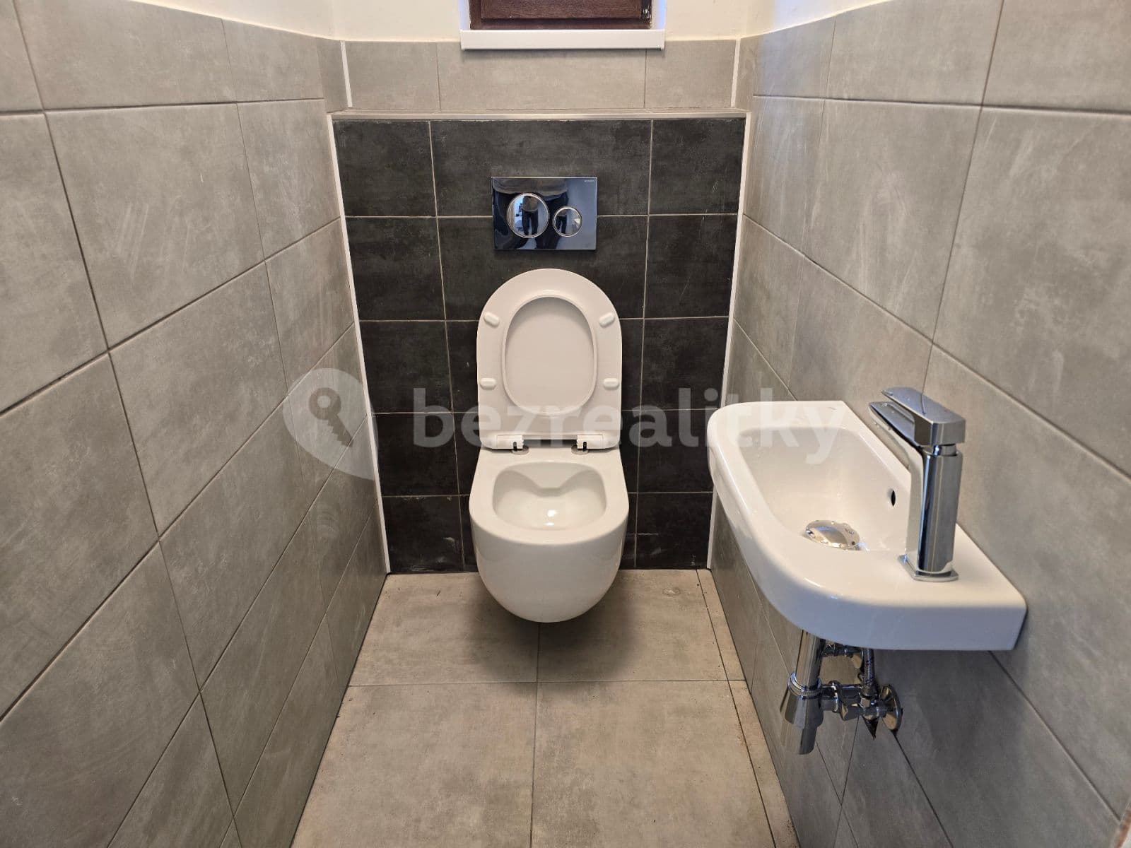 Prodej domu 144 m², pozemek 431 m², Lesík, Kladno, Středočeský kraj Prodej domu 144 m², pozemek 431 m², Lesík, Kladno, Středočeský kraj