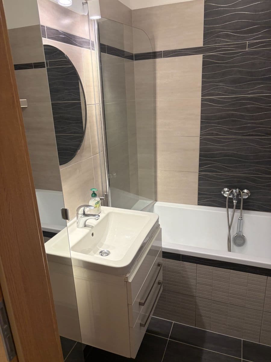 Pronájem bytu 3+kk 65 m², Přírodní, Brno, Jihomoravský kraj Pronájem bytu 3+kk 65 m², Přírodní, Brno, Jihomoravský kraj