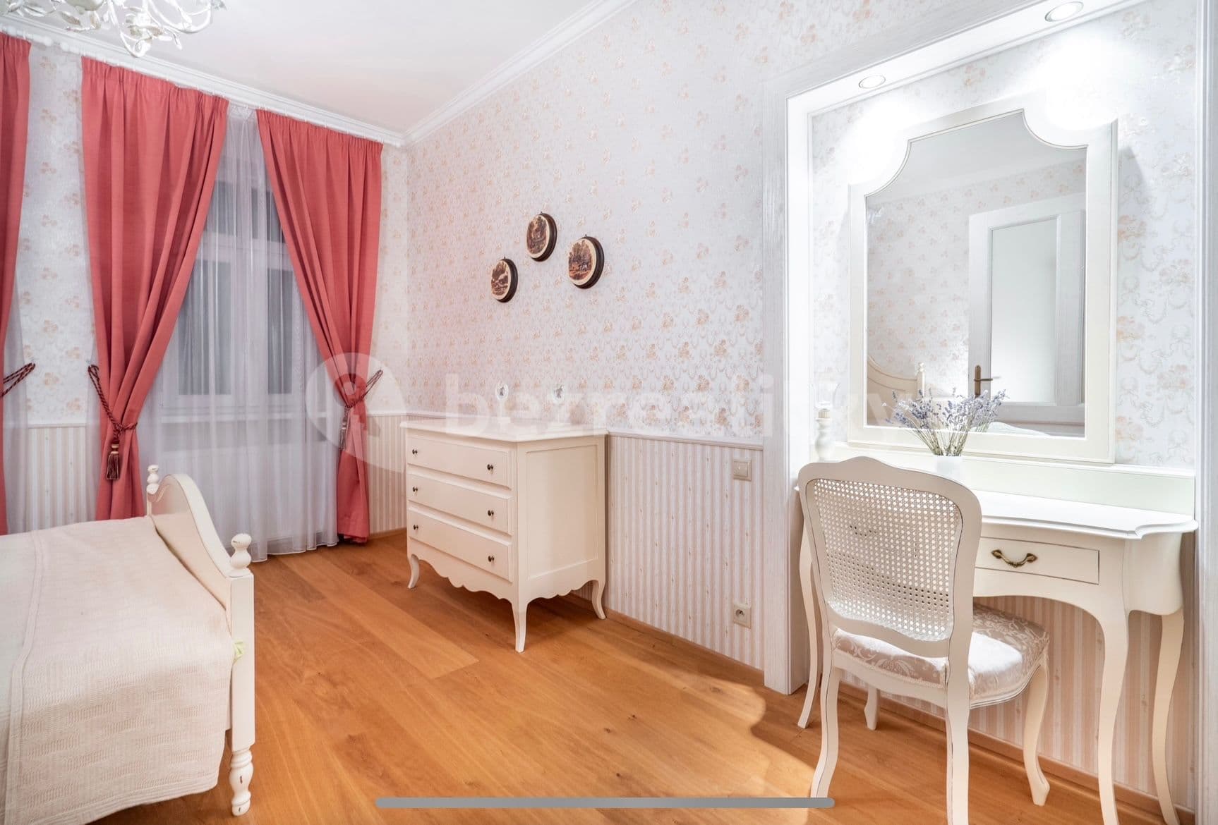 Pronájem bytu 2+1 68 m², Nebozízek, Karlovy Vary, Karlovarský kraj Pronájem bytu 2+1 68 m², Nebozízek, Karlovy Vary, Karlovarský kraj