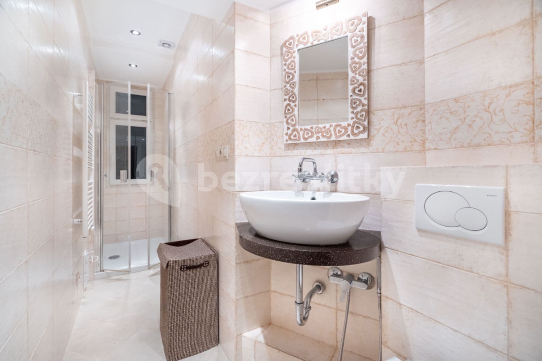 Pronájem bytu 2+1 68 m², Nebozízek, Karlovy Vary, Karlovarský kraj Pronájem bytu 2+1 68 m², Nebozízek, Karlovy Vary, Karlovarský kraj