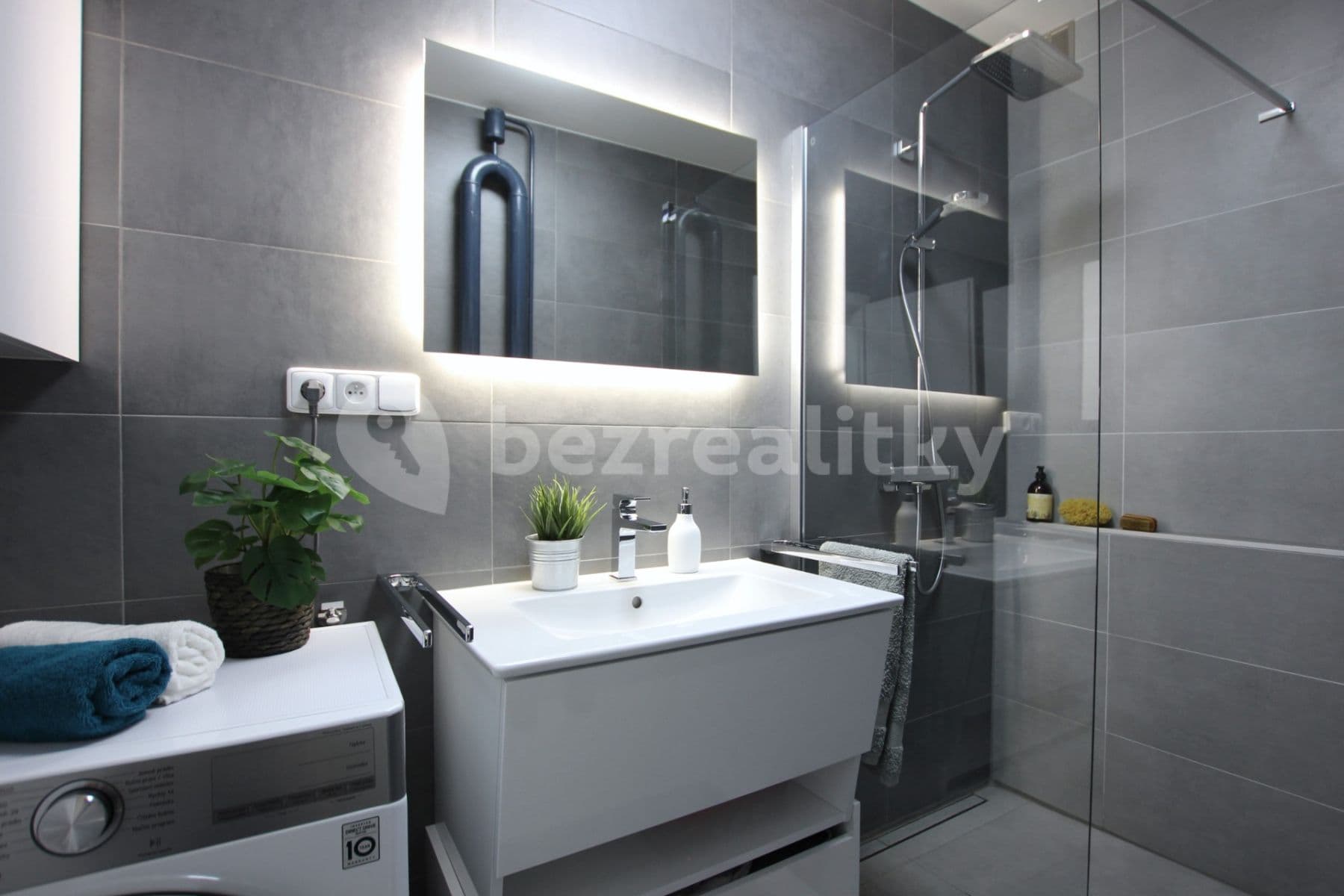 Pronájem bytu 3+1 73 m², Ramešova, Brno, Jihomoravský kraj Pronájem bytu 3+1 73 m², Ramešova, Brno, Jihomoravský kraj