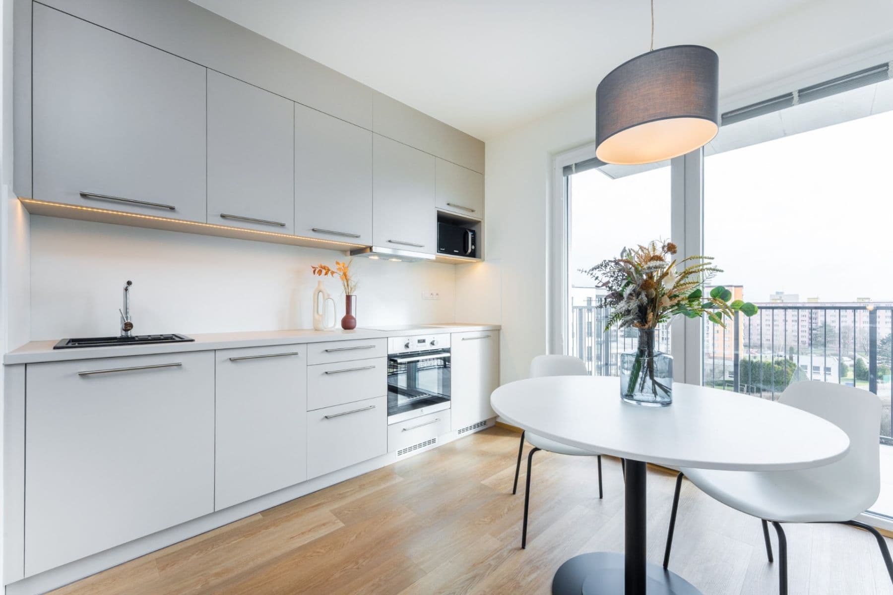 Pronájem bytu 1+kk 40 m², Františka Kováříka, Plzeň, Plzeňský kraj Pronájem bytu 1+kk 40 m², Františka Kováříka, Plzeň, Plzeňský kraj