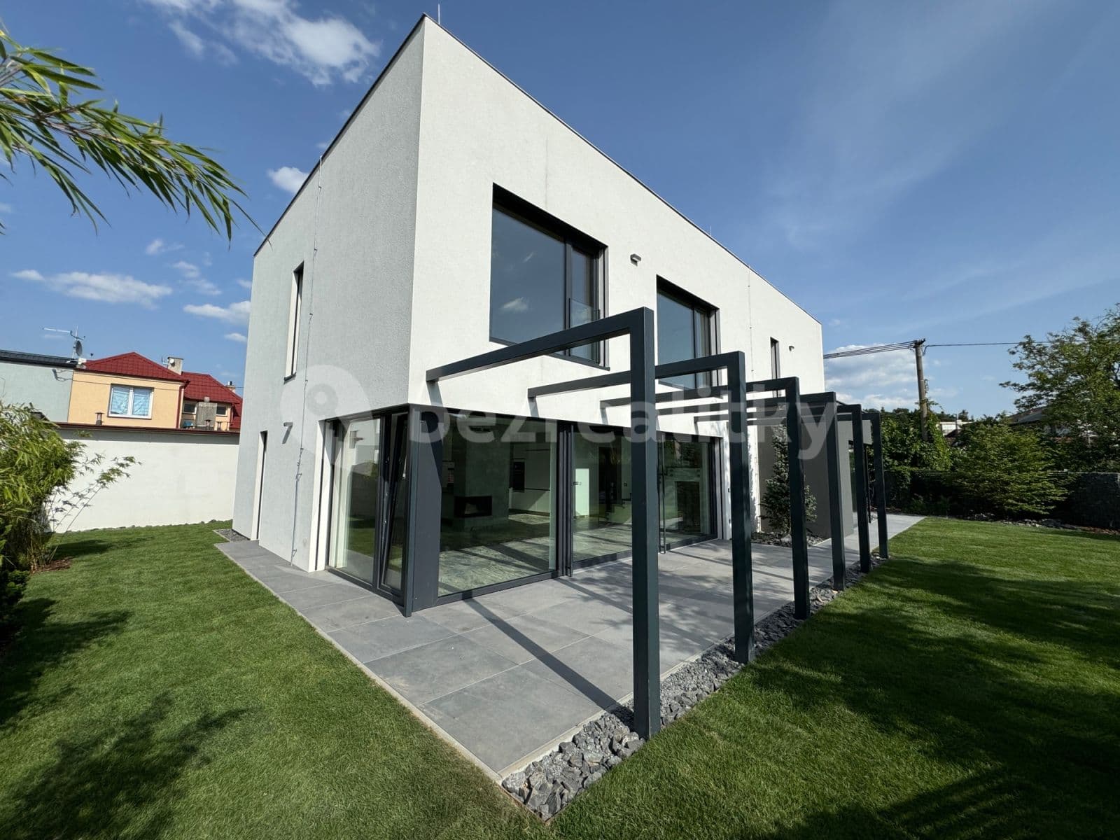 Pronájem domu 205 m², pozemek 485 m², Národních hrdinů, Pardubice, Pardubický kraj Pronájem domu 205 m², pozemek 485 m², Národních hrdinů, Pardubice, Pardubický kraj