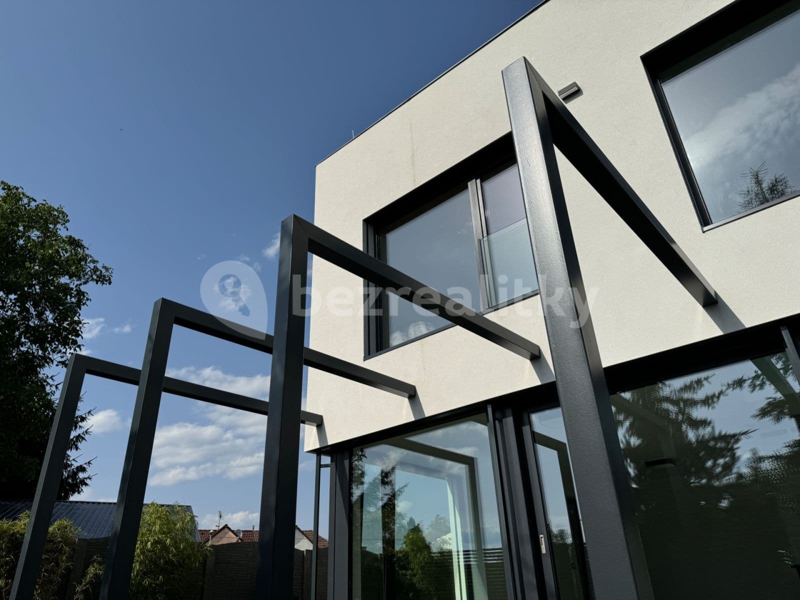 Pronájem domu 205 m², pozemek 485 m², Národních hrdinů, Pardubice, Pardubický kraj Pronájem domu 205 m², pozemek 485 m², Národních hrdinů, Pardubice, Pardubický kraj