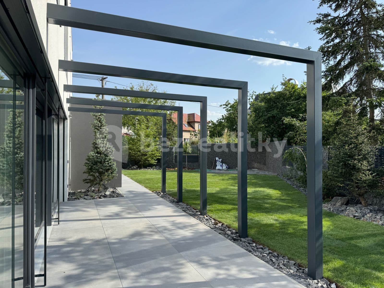 Pronájem domu 205 m², pozemek 485 m², Národních hrdinů, Pardubice, Pardubický kraj Pronájem domu 205 m², pozemek 485 m², Národních hrdinů, Pardubice, Pardubický kraj