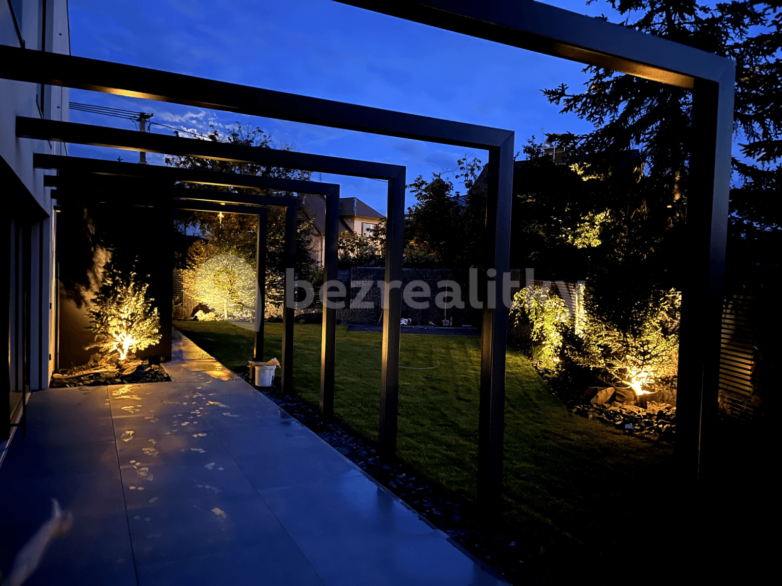 Pronájem domu 205 m², pozemek 485 m², Národních hrdinů, Pardubice, Pardubický kraj Pronájem domu 205 m², pozemek 485 m², Národních hrdinů, Pardubice, Pardubický kraj