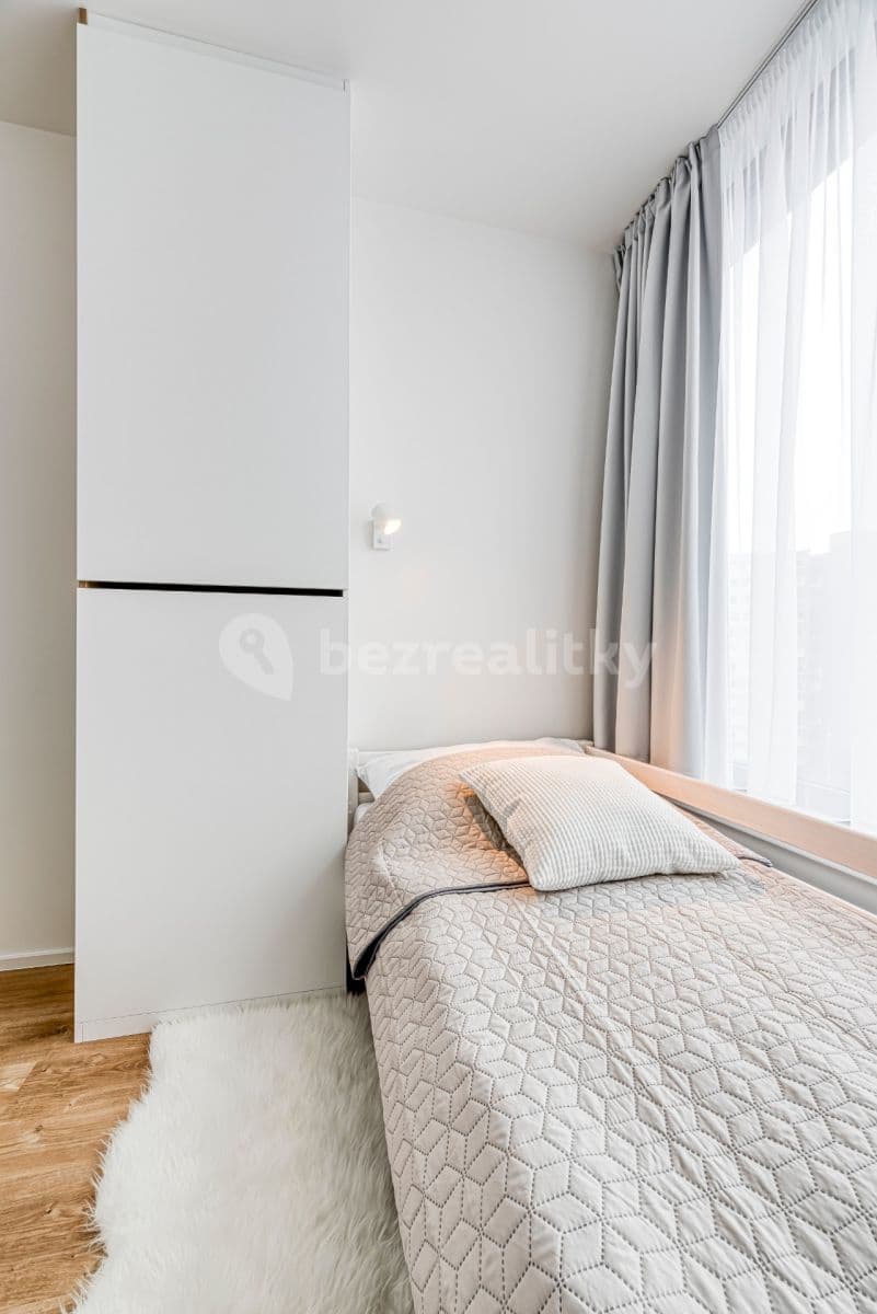 Pronájem bytu 1+kk 13 m², Mukařovského, Praha, Praha Pronájem bytu 1+kk 13 m², Mukařovského, Praha, Praha