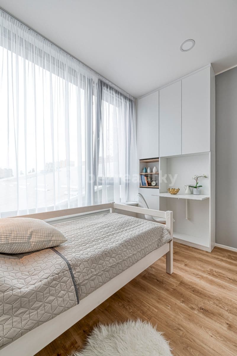 Pronájem bytu 1+kk 13 m², Mukařovského, Praha, Praha Pronájem bytu 1+kk 13 m², Mukařovského, Praha, Praha