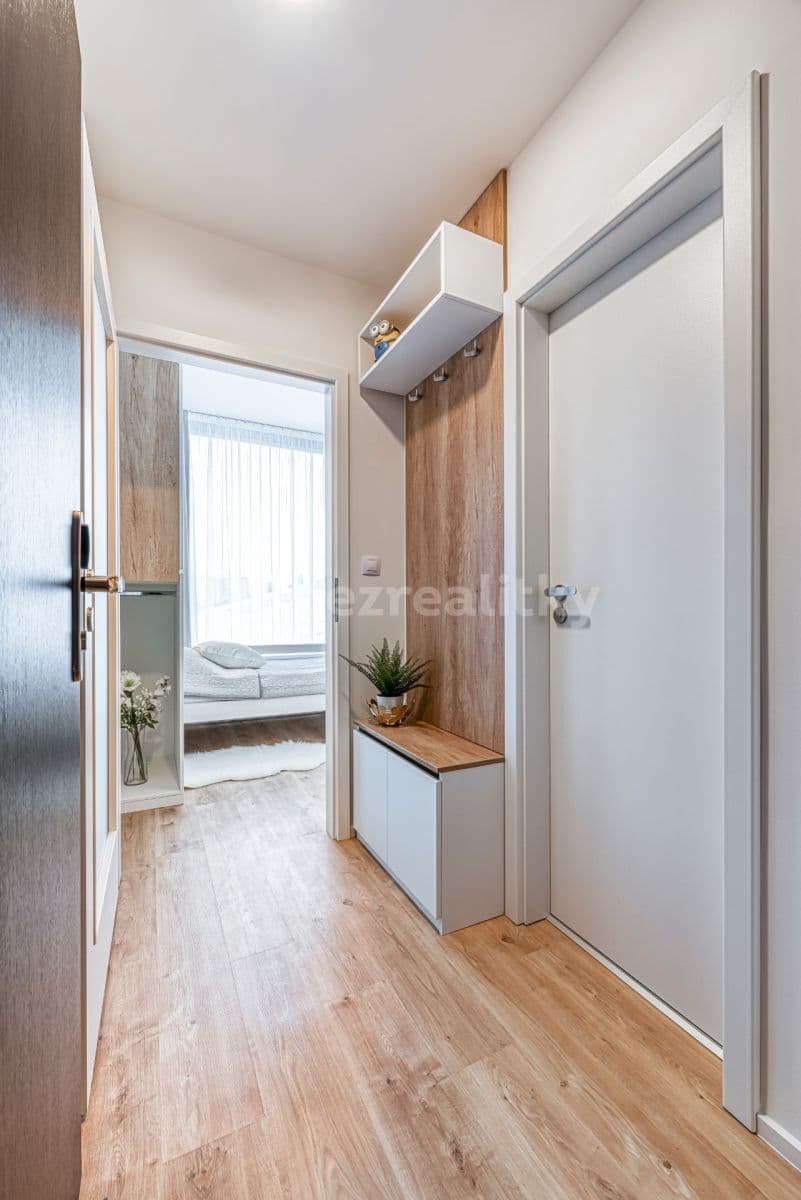 Pronájem bytu 1+kk 13 m², Mukařovského, Praha, Praha Pronájem bytu 1+kk 13 m², Mukařovského, Praha, Praha