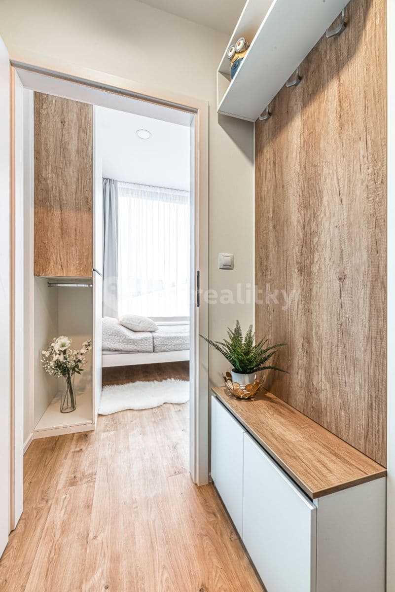 Pronájem bytu 1+kk 13 m², Mukařovského, Praha, Praha Pronájem bytu 1+kk 13 m², Mukařovského, Praha, Praha