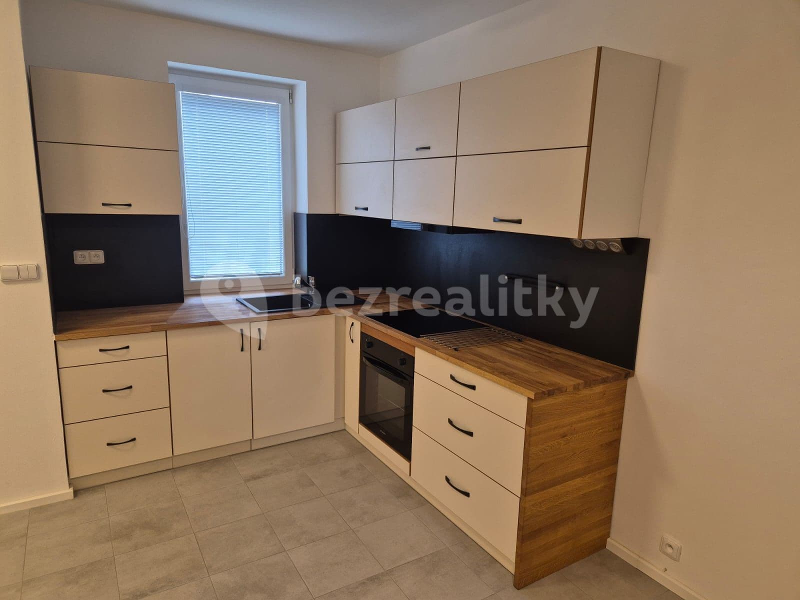 Pronájem bytu 2+kk 46 m², Fűgnerova, Slaný, Středočeský kraj Pronájem bytu 2+kk 46 m², Fűgnerova, Slaný, Středočeský kraj