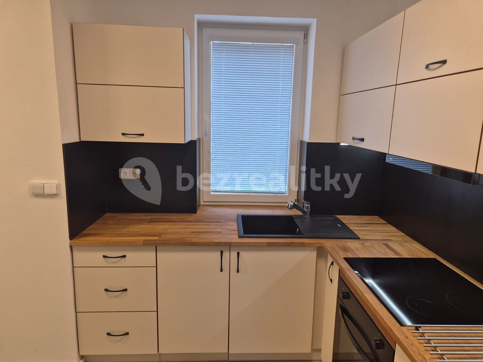Pronájem bytu 2+kk 46 m², Fűgnerova, Slaný, Středočeský kraj Pronájem bytu 2+kk 46 m², Fűgnerova, Slaný, Středočeský kraj