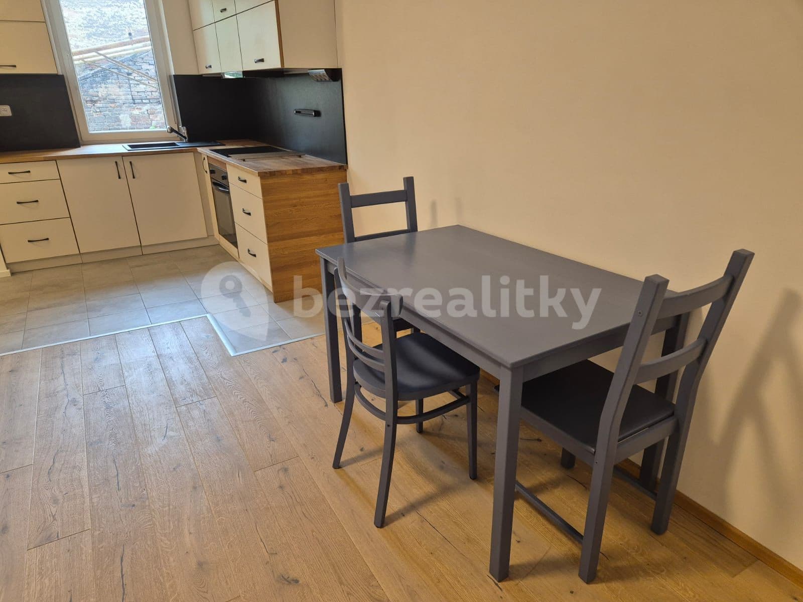 Pronájem bytu 2+kk 46 m², Fűgnerova, Slaný, Středočeský kraj Pronájem bytu 2+kk 46 m², Fűgnerova, Slaný, Středočeský kraj