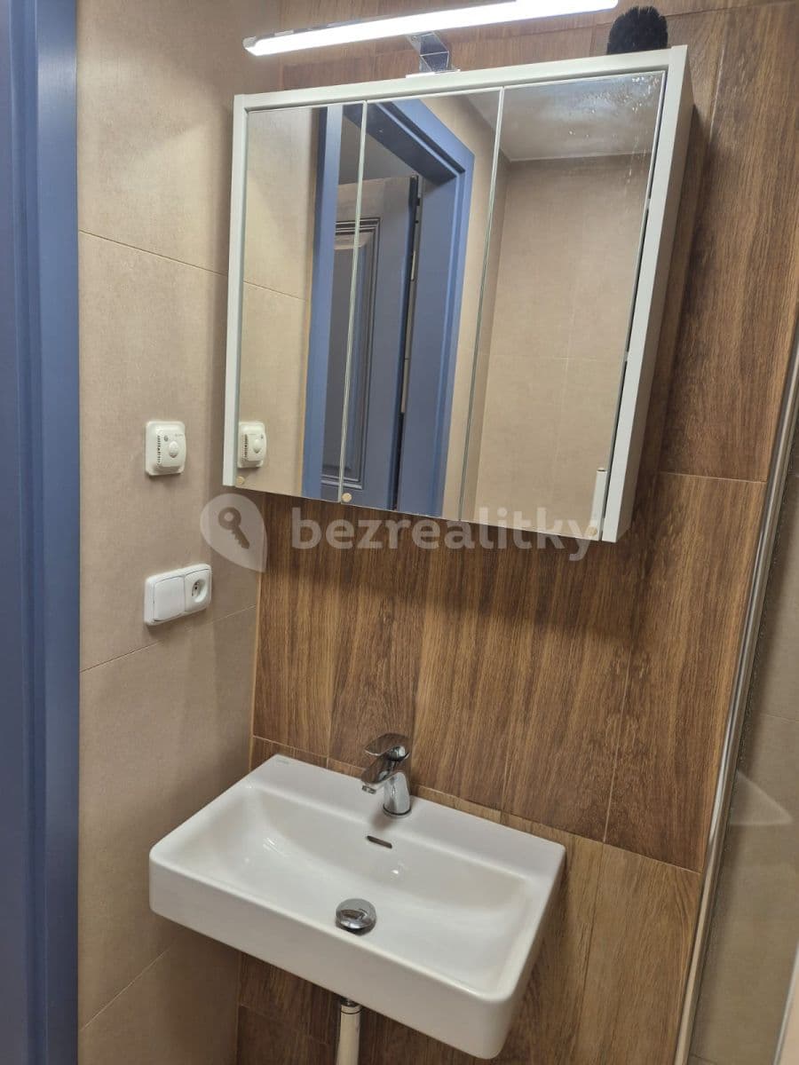 Pronájem bytu 2+kk 46 m², Fűgnerova, Slaný, Středočeský kraj Pronájem bytu 2+kk 46 m², Fűgnerova, Slaný, Středočeský kraj
