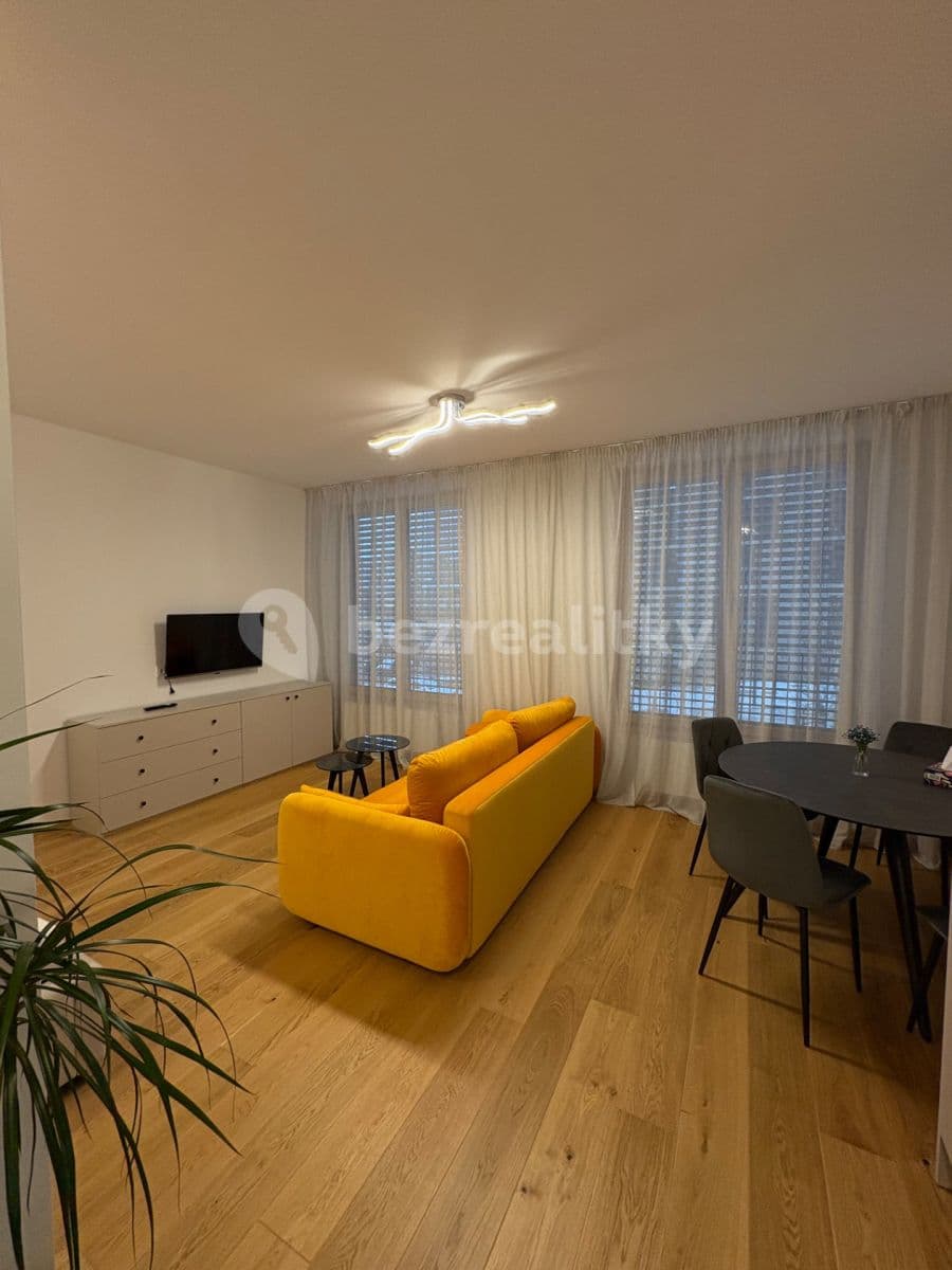 Pronájem bytu 1+kk 40 m², Vladimíra Kobranova, Praha, Praha Pronájem bytu 1+kk 40 m², Vladimíra Kobranova, Praha, Praha