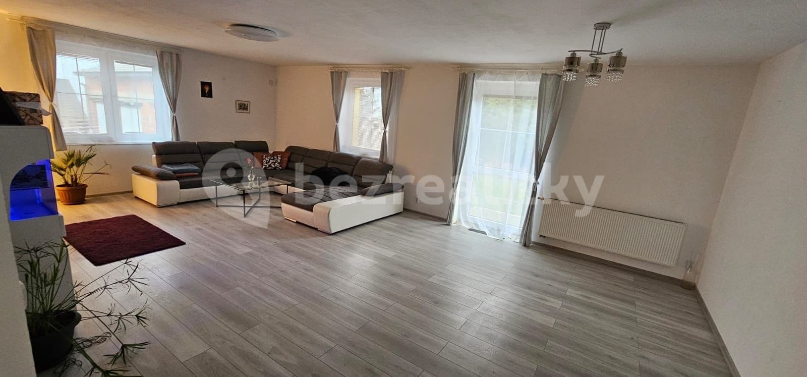 Pronájem domu 145 m², pozemek 1.250 m², Třebusice, Středočeský kraj Pronájem domu 145 m², pozemek 1.250 m², Třebusice, Středočeský kraj