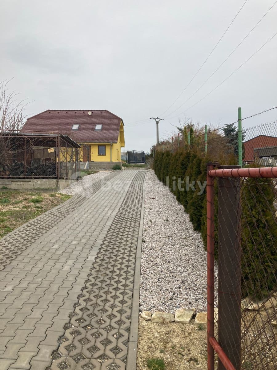 Pronájem domu 145 m², pozemek 1.250 m², Třebusice, Středočeský kraj Pronájem domu 145 m², pozemek 1.250 m², Třebusice, Středočeský kraj