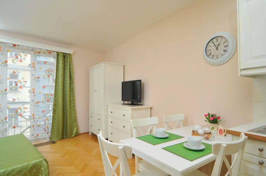 Pronájem bytu 40 m², Orebitská, Praha, Praha Pronájem bytu 40 m², Orebitská, Praha, Praha
