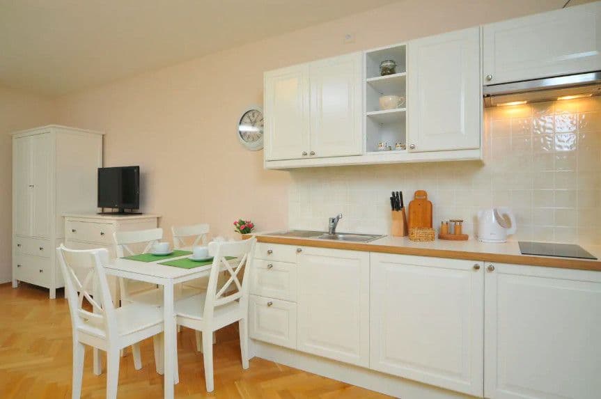 Pronájem bytu 40 m², Orebitská, Praha, Praha Pronájem bytu 40 m², Orebitská, Praha, Praha