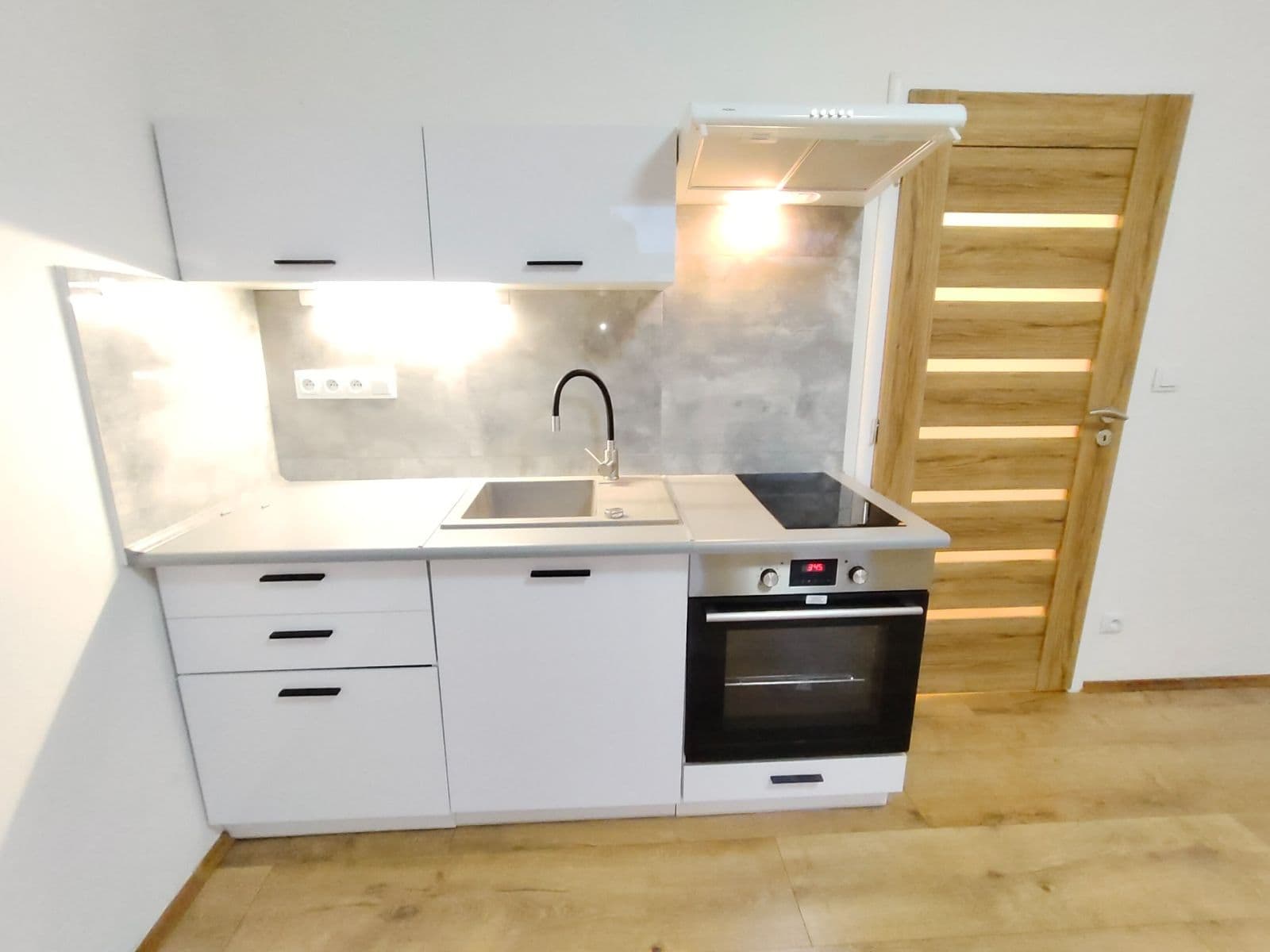 Pronájem bytu 1+kk 25 m², Nad Hradním potokem, Praha, Praha Pronájem bytu 1+kk 25 m², Nad Hradním potokem, Praha, Praha