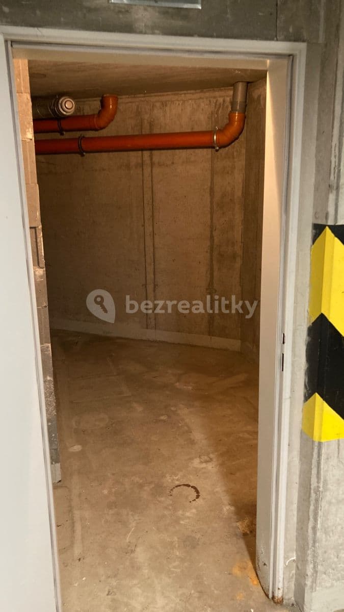 Pronájem garáže 6 m², Kloboučnická, Praha, Praha Pronájem garáže 6 m², Kloboučnická, Praha, Praha
