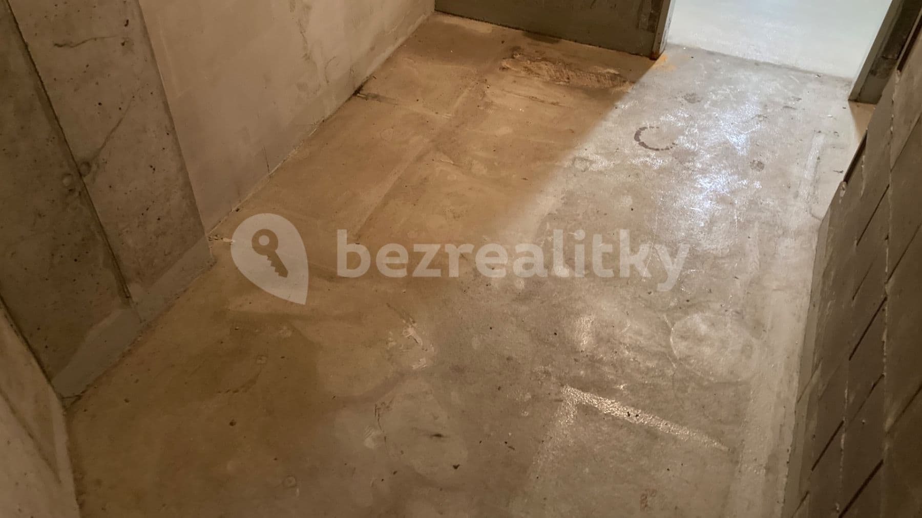 Pronájem garáže 6 m², Kloboučnická, Praha, Praha Pronájem garáže 6 m², Kloboučnická, Praha, Praha