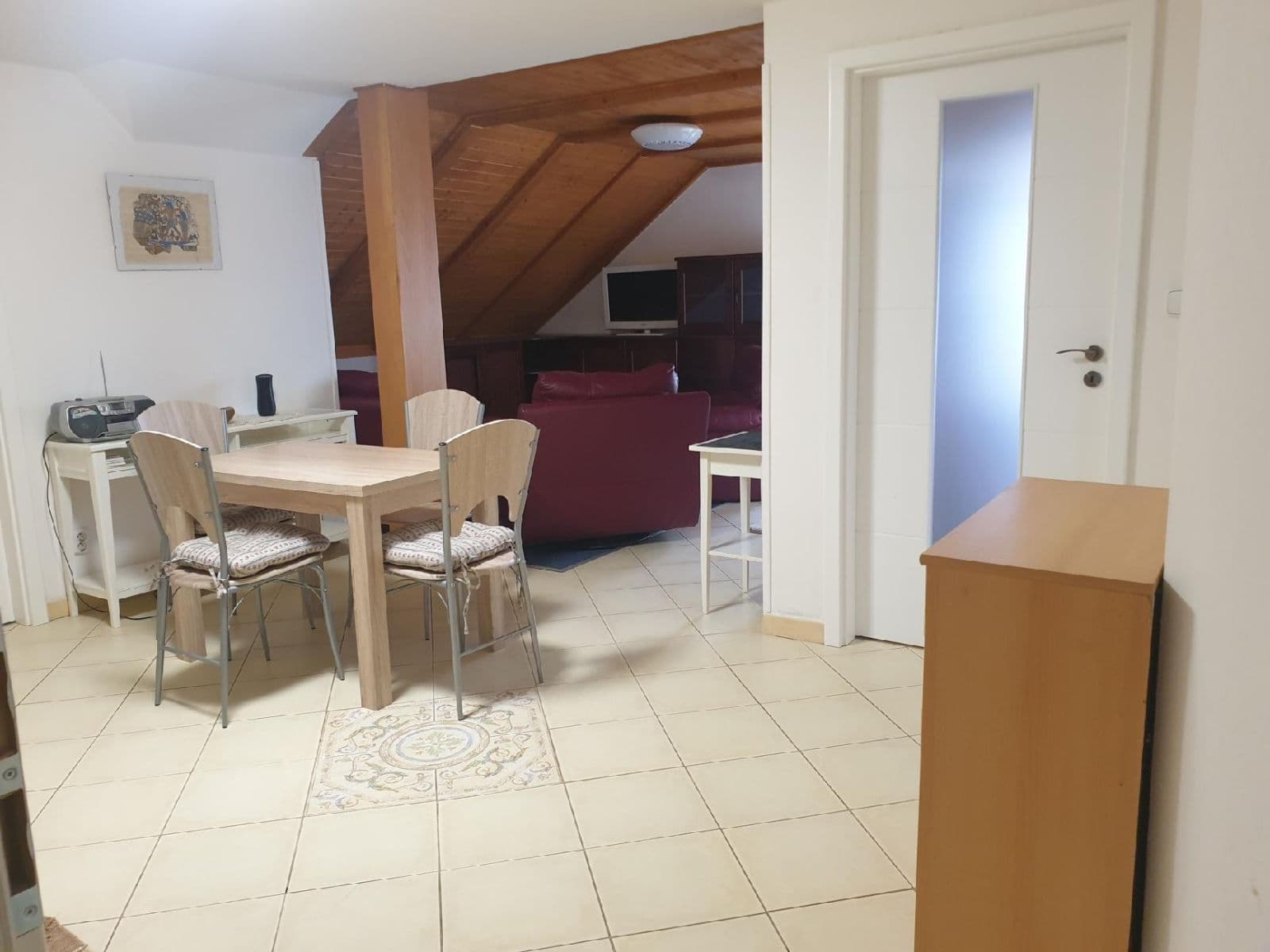 Pronájem bytu 3+kk 75 m², U Pošty, Zvole, Středočeský kraj Pronájem bytu 3+kk 75 m², U Pošty, Zvole, Středočeský kraj