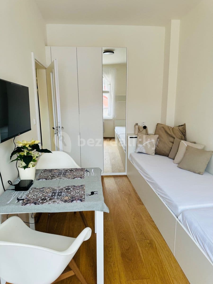 Pronájem bytu 1+kk 20 m², Na Neklance, Praha, Praha Pronájem bytu 1+kk 20 m², Na Neklance, Praha, Praha