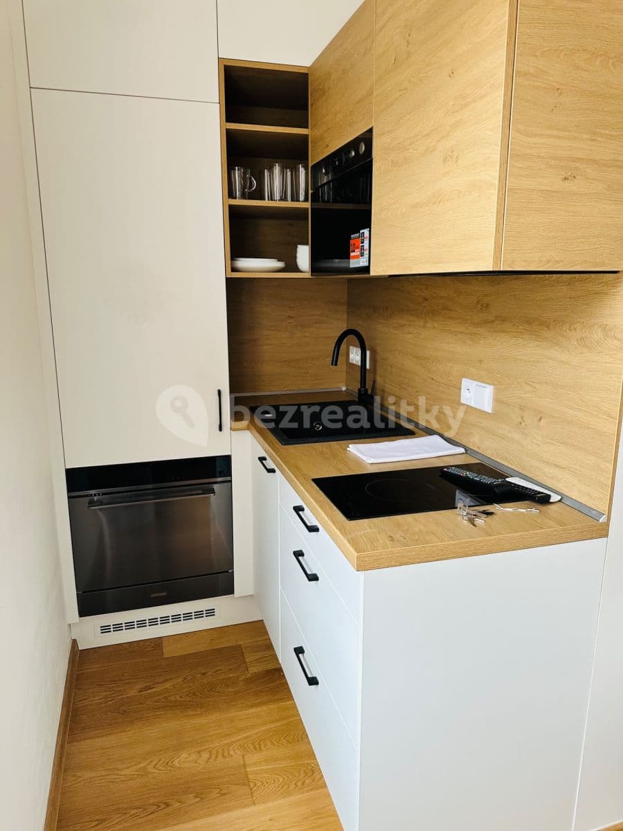 Pronájem bytu 1+kk 20 m², Na Neklance, Praha, Praha Pronájem bytu 1+kk 20 m², Na Neklance, Praha, Praha