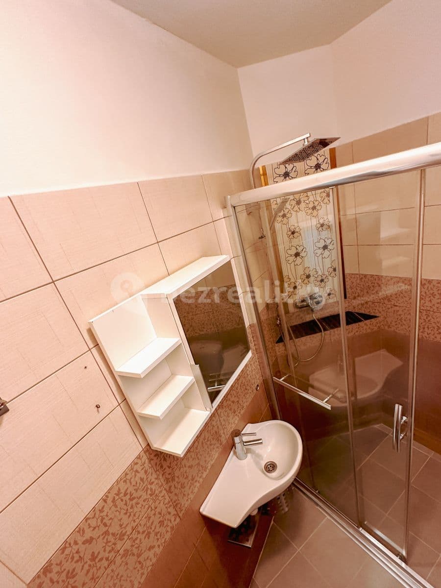 Pronájem bytu 2+1 76 m², nábřeží Jana Palacha, Karlovy Vary, Karlovarský kraj Pronájem bytu 2+1 76 m², nábřeží Jana Palacha, Karlovy Vary, Karlovarský kraj