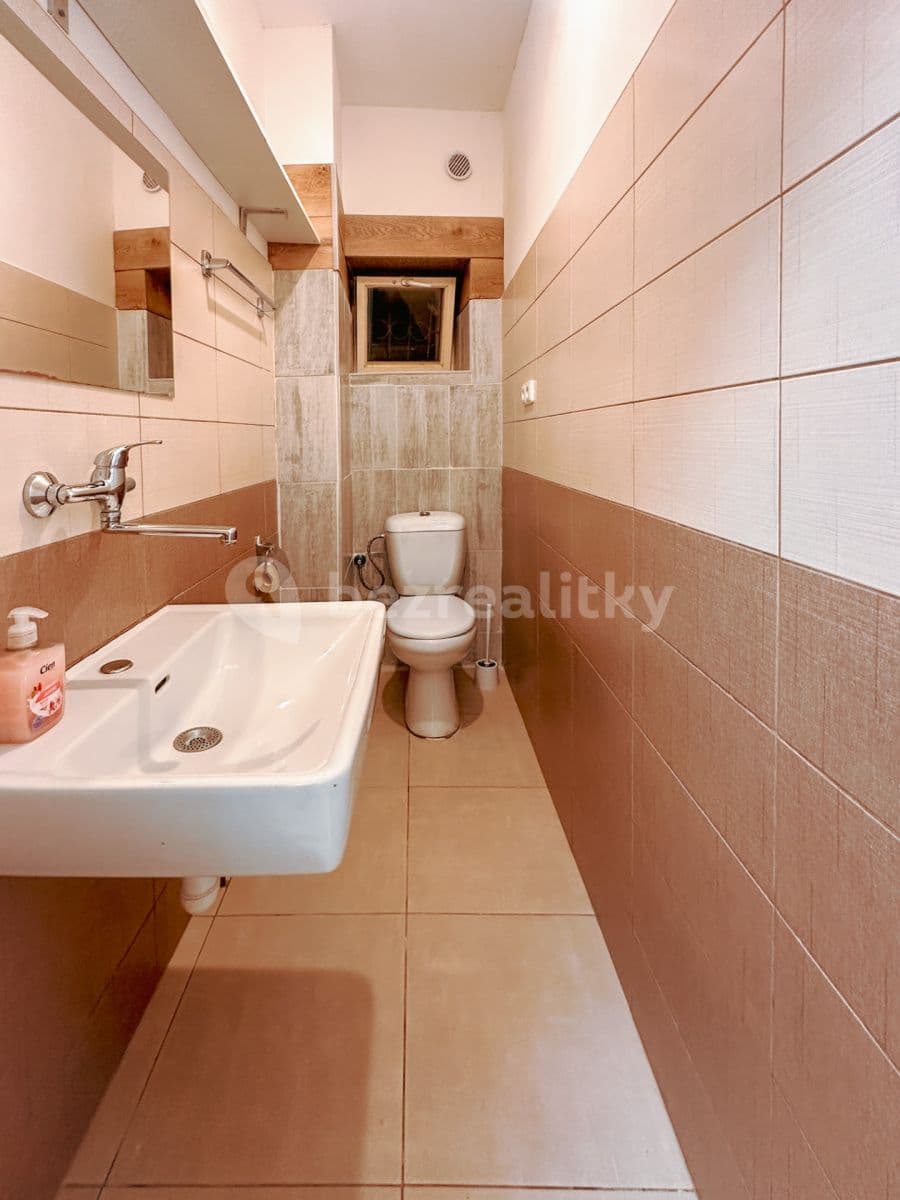 Pronájem bytu 2+1 76 m², nábřeží Jana Palacha, Karlovy Vary, Karlovarský kraj Pronájem bytu 2+1 76 m², nábřeží Jana Palacha, Karlovy Vary, Karlovarský kraj