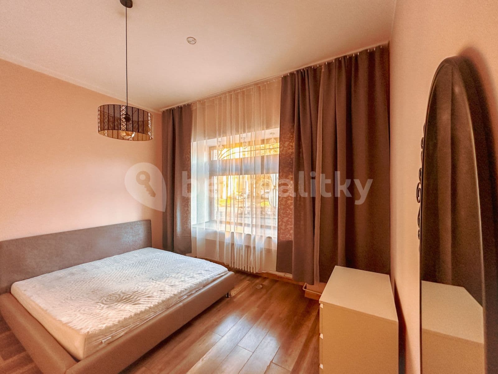 Pronájem bytu 2+1 76 m², nábřeží Jana Palacha, Karlovy Vary, Karlovarský kraj Pronájem bytu 2+1 76 m², nábřeží Jana Palacha, Karlovy Vary, Karlovarský kraj