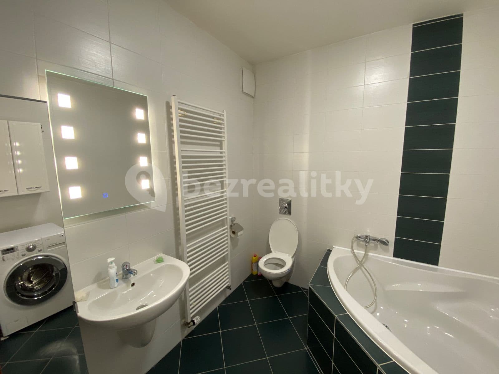 Pronájem bytu 2+kk 59 m², Žampiónová, Praha, Praha Pronájem bytu 2+kk 59 m², Žampiónová, Praha, Praha