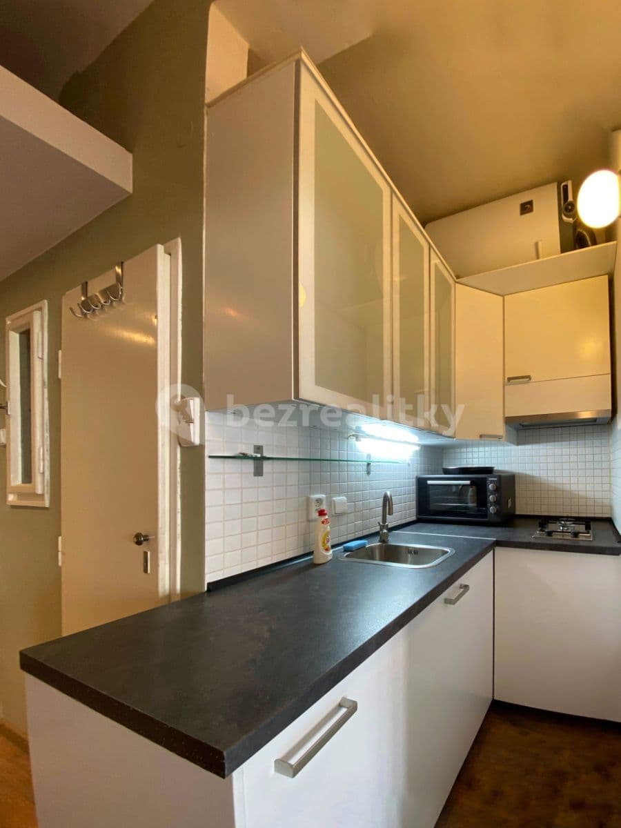 Pronájem bytu 1+kk 35 m², Biskupcova, Praha, Praha Pronájem bytu 1+kk 35 m², Biskupcova, Praha, Praha