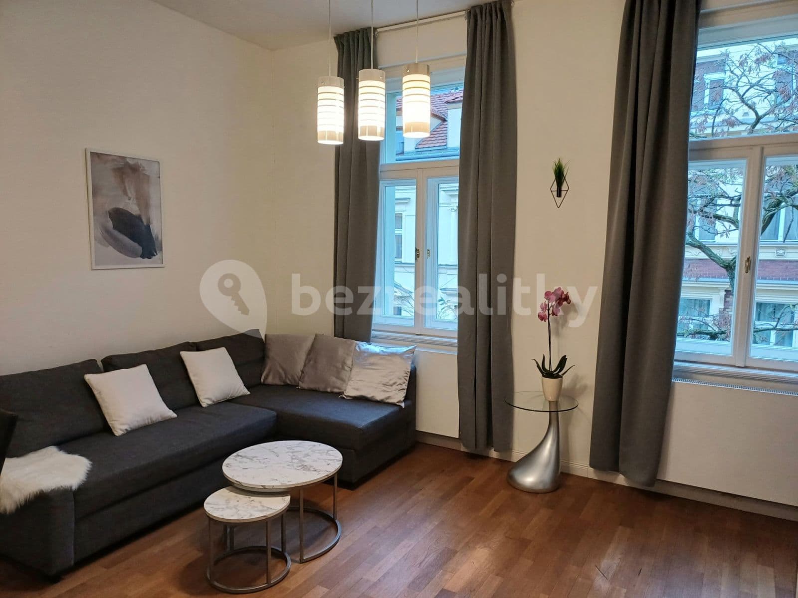 Pronájem bytu 2+kk 50 m², Nitranská, Praha, Praha Pronájem bytu 2+kk 50 m², Nitranská, Praha, Praha