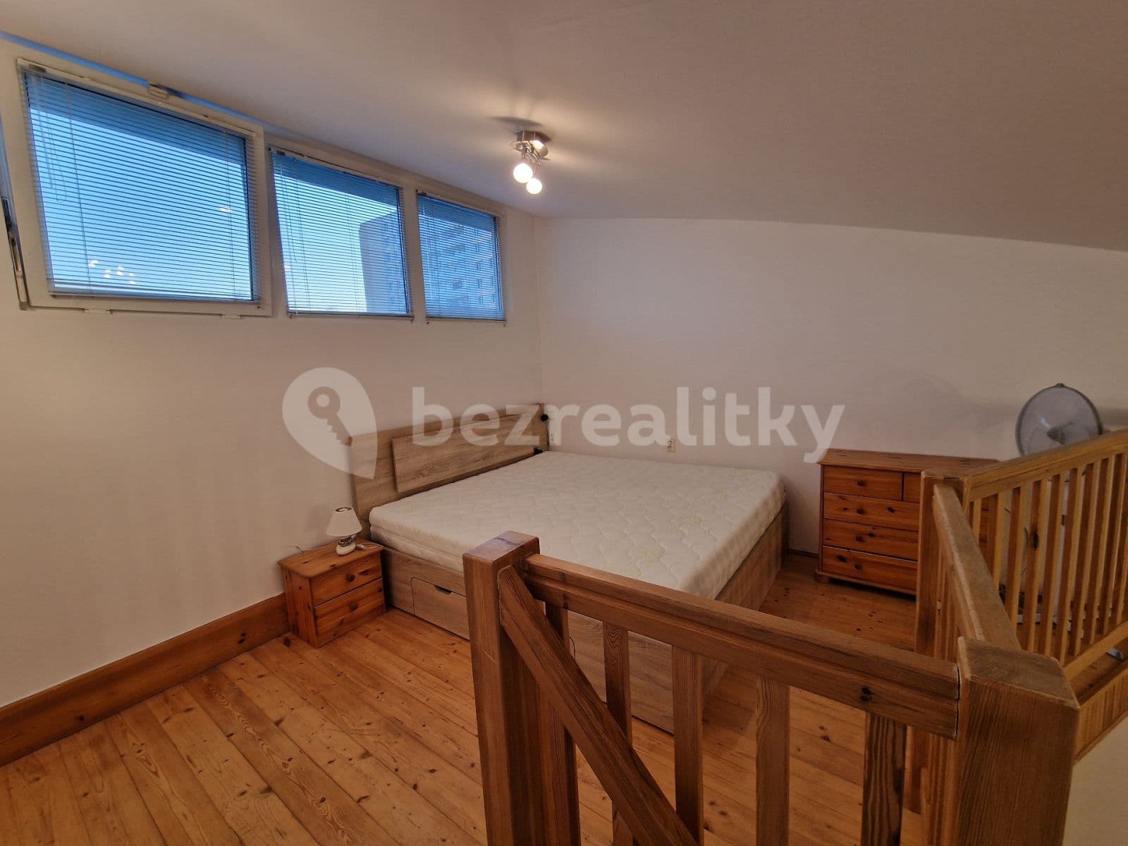 Pronájem bytu 2+kk 55 m², nábřeží Závodu míru, Pardubice, Pardubický kraj Pronájem bytu 2+kk 55 m², nábřeží Závodu míru, Pardubice, Pardubický kraj