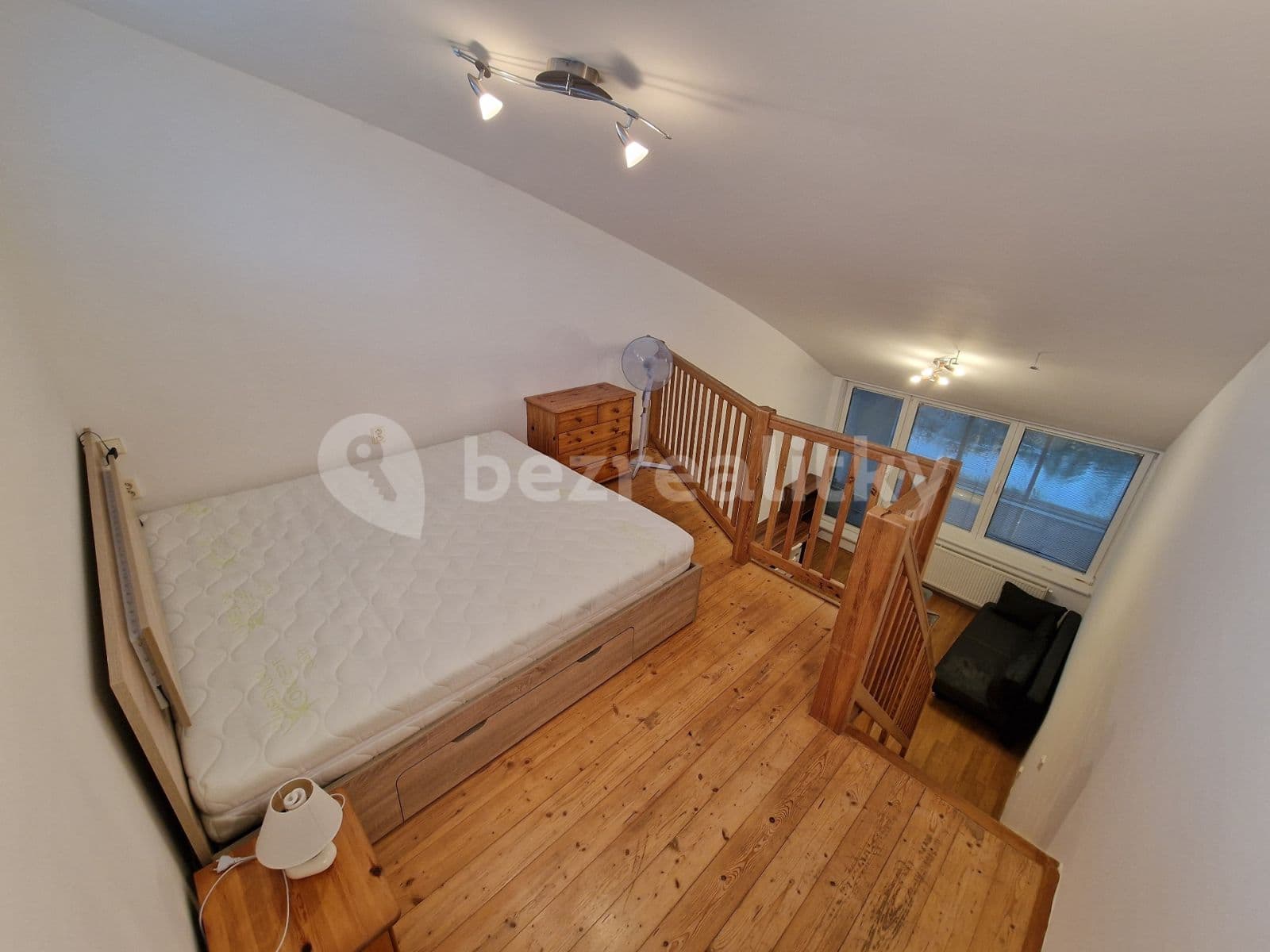 Pronájem bytu 2+kk 55 m², nábřeží Závodu míru, Pardubice, Pardubický kraj Pronájem bytu 2+kk 55 m², nábřeží Závodu míru, Pardubice, Pardubický kraj