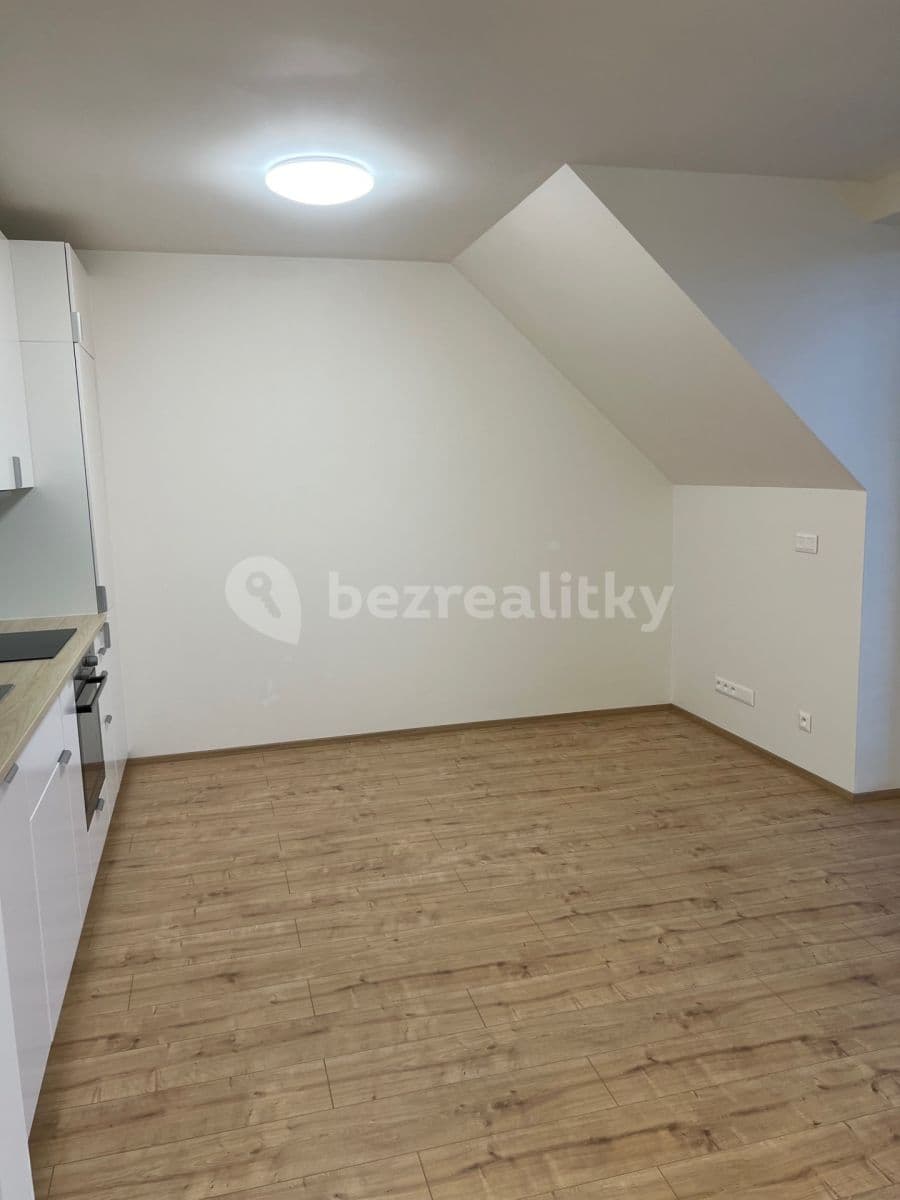 Pronájem bytu 1+kk 30 m², Za Humny, Modřice, Jihomoravský kraj Pronájem bytu 1+kk 30 m², Za Humny, Modřice, Jihomoravský kraj