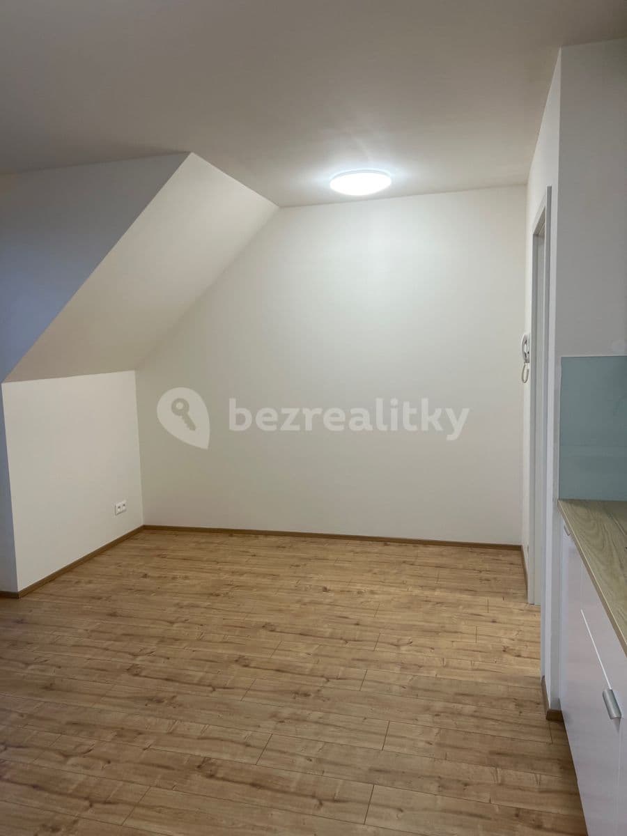 Pronájem bytu 1+kk 30 m², Za Humny, Modřice, Jihomoravský kraj Pronájem bytu 1+kk 30 m², Za Humny, Modřice, Jihomoravský kraj