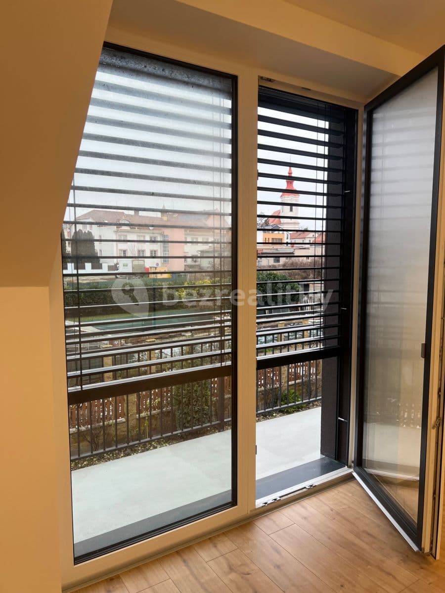 Pronájem bytu 1+kk 30 m², Za Humny, Modřice, Jihomoravský kraj Pronájem bytu 1+kk 30 m², Za Humny, Modřice, Jihomoravský kraj