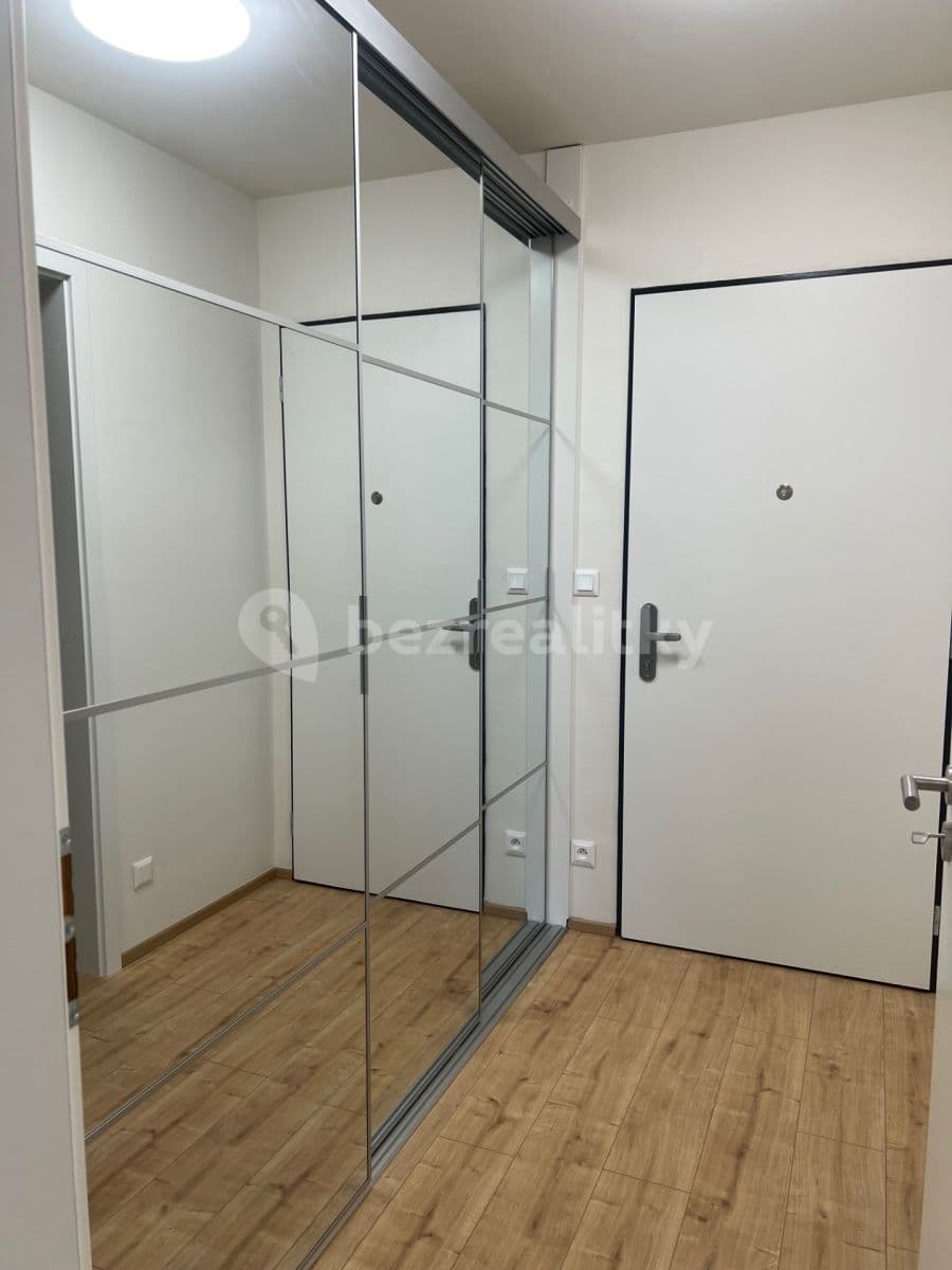 Pronájem bytu 1+kk 30 m², Za Humny, Modřice, Jihomoravský kraj Pronájem bytu 1+kk 30 m², Za Humny, Modřice, Jihomoravský kraj