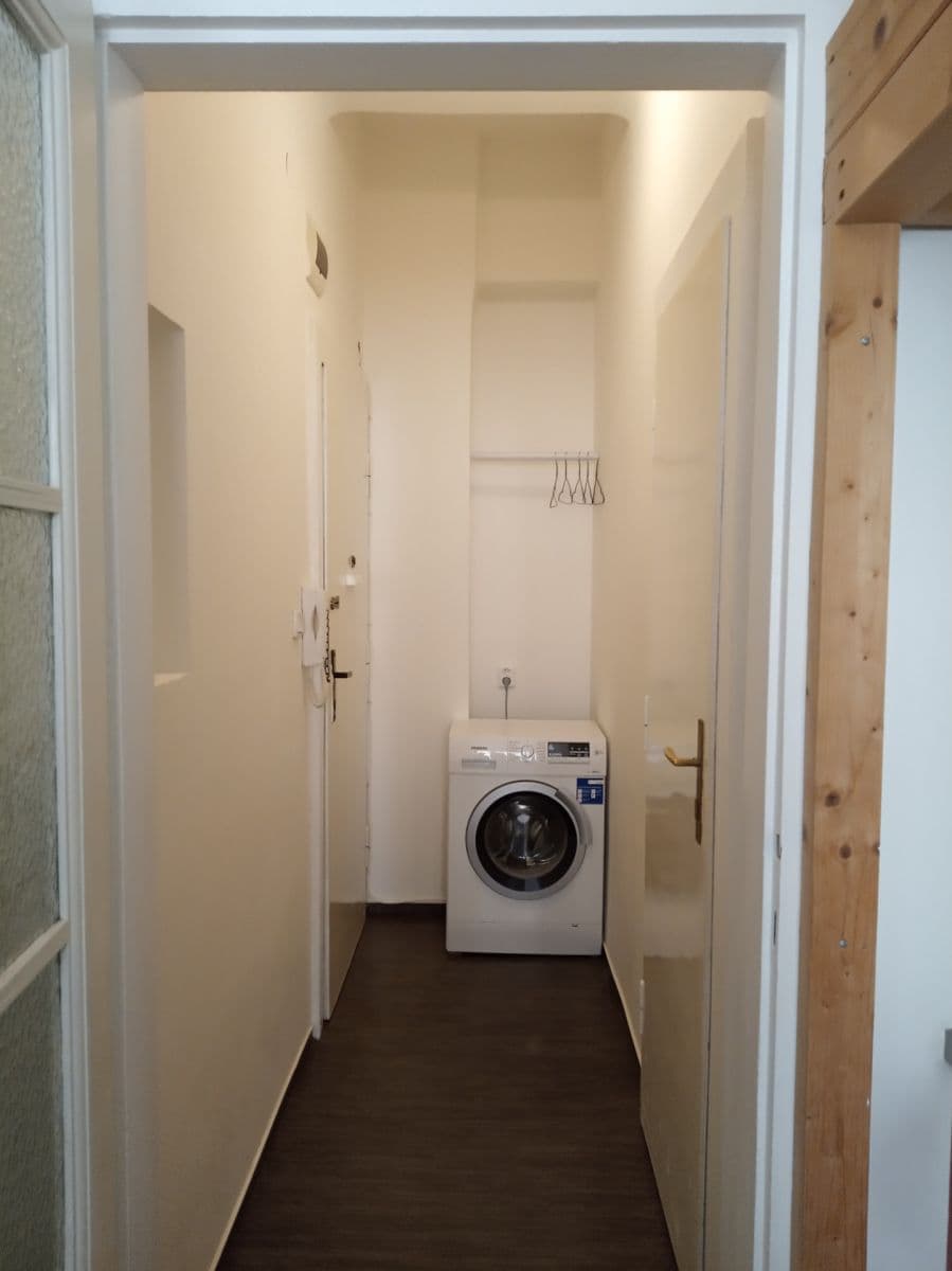 Pronájem bytu 1+kk 22 m², U Smaltovny, Praha, Praha Pronájem bytu 1+kk 22 m², U Smaltovny, Praha, Praha