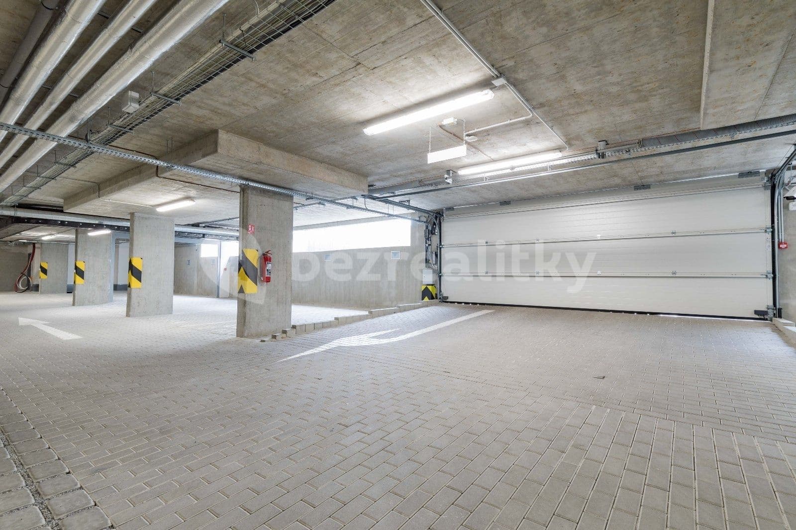 Pronájem garáže 12 m², U Pergamenky, Praha, Praha Pronájem garáže 12 m², U Pergamenky, Praha, Praha