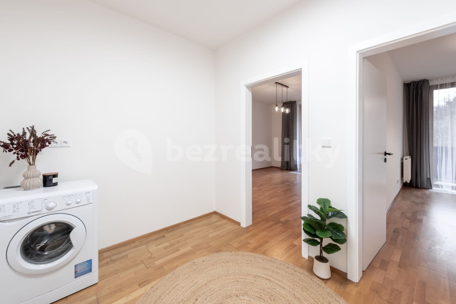 Pronájem bytu 2+kk 49 m², Jeseniova, Praha, Praha Pronájem bytu 2+kk 49 m², Jeseniova, Praha, Praha
