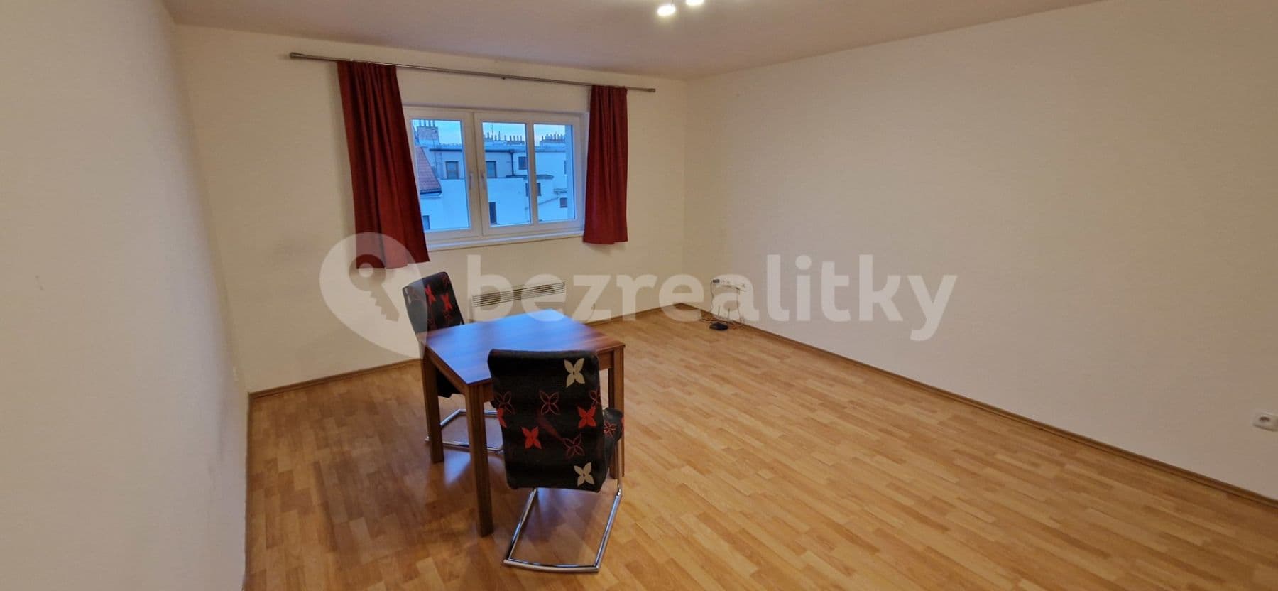 Pronájem bytu 1+kk 30 m², Krátká, Praha, Praha Pronájem bytu 1+kk 30 m², Krátká, Praha, Praha