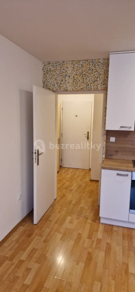 Pronájem bytu 1+kk 30 m², Krátká, Praha, Praha Pronájem bytu 1+kk 30 m², Krátká, Praha, Praha