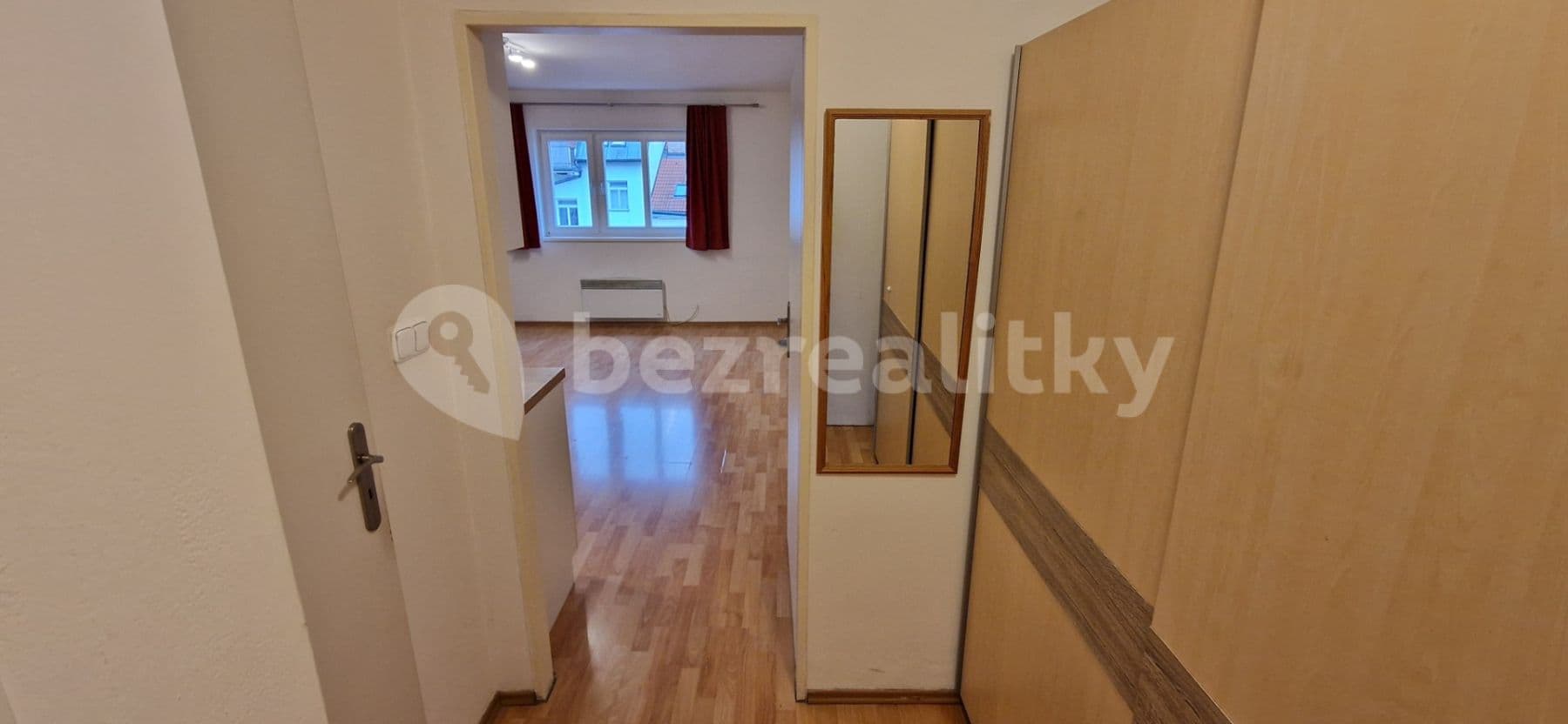 Pronájem bytu 1+kk 30 m², Krátká, Praha, Praha Pronájem bytu 1+kk 30 m², Krátká, Praha, Praha