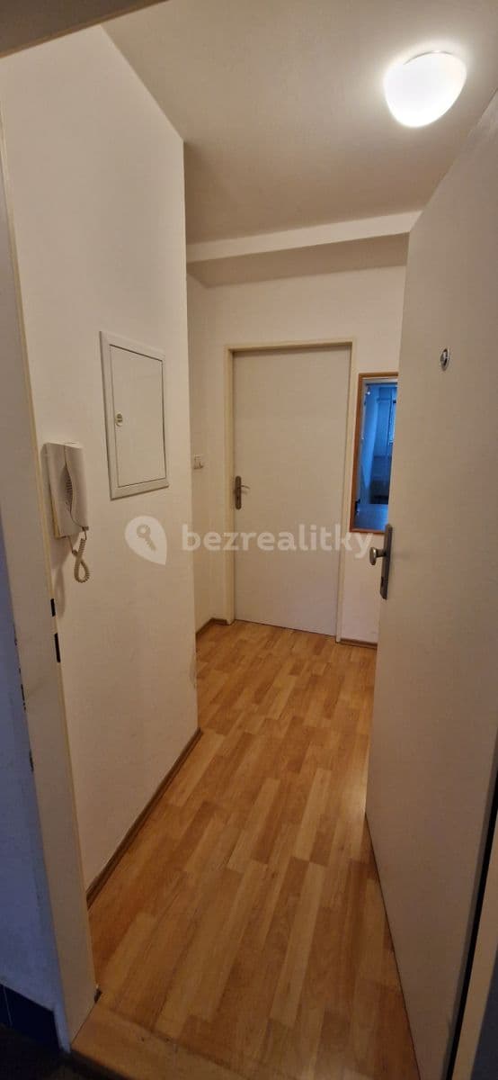 Pronájem bytu 1+kk 30 m², Krátká, Praha, Praha Pronájem bytu 1+kk 30 m², Krátká, Praha, Praha