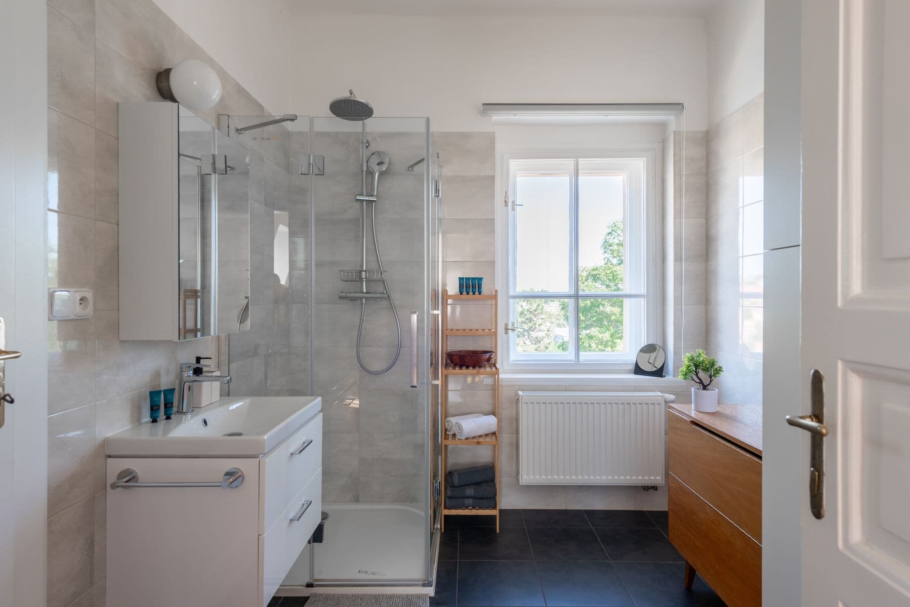 Pronájem bytu 90 m², Lomená, Praha, Praha Pronájem bytu 90 m², Lomená, Praha, Praha